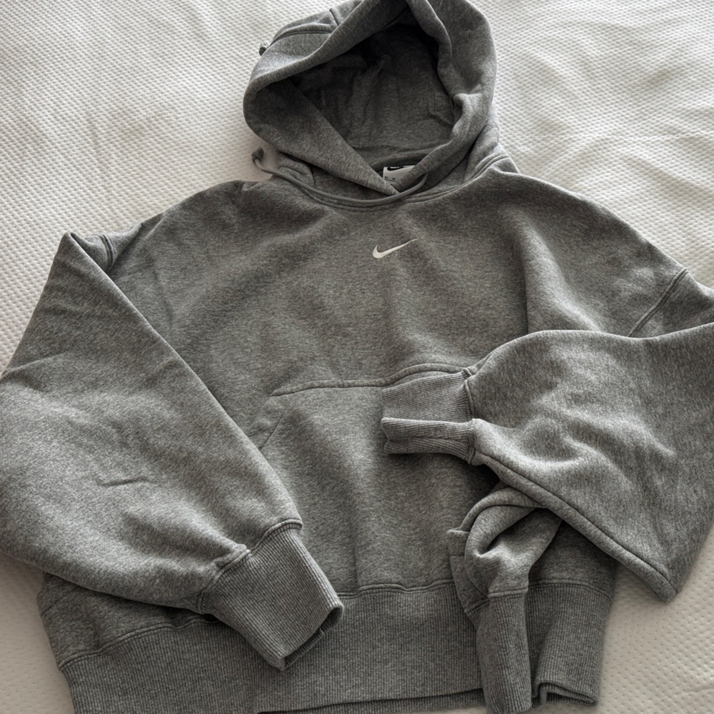 Nike Women’s Cropped Heather Gray Pullover Hoodie BRAND NEW